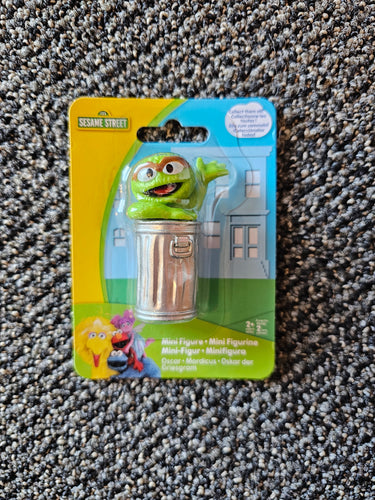 Sesame Street Mini Figure: Oscar the Grouch