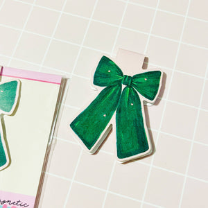 Green Bow with Pink Hearts Magnetic Bookmark